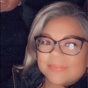 Meet your Posher, Alicia